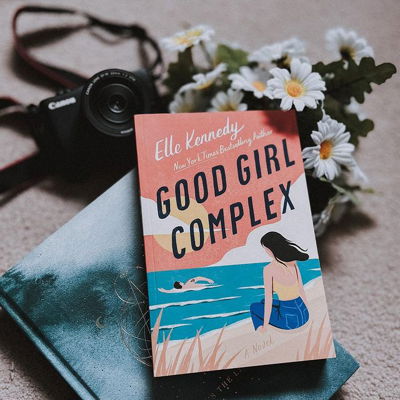 Good Girl Complex.
.
Mackenzie is stuck enrolling in university instead of focusing on expanding her business. Cooper wants to get revenge on all the rich kids that keep ruining Avalon Beach. 

As revenge for getting Preston fired, Cooper decides to steal his girlfriend Mackenzie. Only things get more complicated when real feelings get involved.
.
It’s a cute and lighthearted summer read. I enjoyed getting inside both character’s heads and it was interesting to read about college-age students trying to figure their way out in the world.
.
What are you reading these days?
.
Check out my amazing partners:
@everyday.di 🌸
@girlmeetsbacklog 🌼
🏷️ 
#goodgirlcomplex #ellekennedy #ellekennedybooks #canadianauthors  #bookstagram #booklover #bookish #bookblogger #booknerd #bookphotography #bookreview