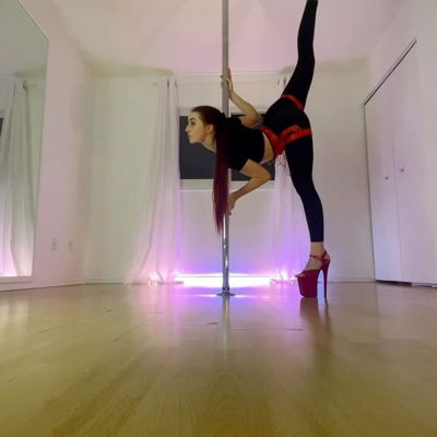 Ever get so excited because you’ve finally nailed the recording, just to find out the video file got corrupt and didn’t save? Then try to recreate the same video but with WAY less energy? 

No? Just me? 🤡 

👩‍🏫: @indipole.onlinestudio @indipoledance @indipoledances 
#poledancing #lowflow #fyp #love