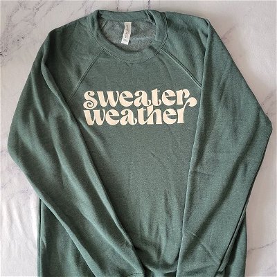 Finally starting to get some seasonally appropriate weather here in NJ so it's time to start breaking out the cozy clothes

#sweaterweather #retro #bellaandcanvas #sweatshirt #sisereasyweed #siserna #shirtmaker #shirtshop