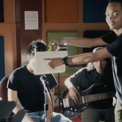 From preparation to actual shooting of Didoo Primoo's Teka Lang Muna (Puno Ng Buhay EP)
#didooprimoo #punongbuhayep #ep #grimgo #matibwoy #mandaya #workinprogress #acoustic #trio  #band #hiphop #rap #rhythm #bass #drums #soulful #localartist #artist #listen #music #love #abundance #mati #davao #fypシ #fyp #foryou #foryoupage #foryourpage