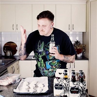 Cheers to legends @krakenrumau  for putting on this epic #UnleashYourLair competition with @mrmuselk and @themasterbucks Let me know who you think made the best wings to pair with their delicious #kraken Premix, available in cola and dry from all good retailer stores nationwide! #KrakenGamingChronicle #ad