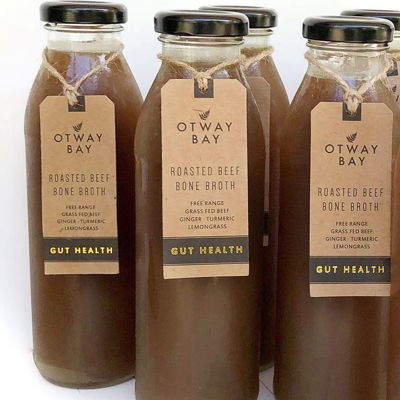 Meet our special newbies. We’ve searched high and low, it’s taken quite some time, finally we found the right ingredients and food professionals to bring it all together. A genuine high class, small batch, kitchen made, nutritional bone broth. Made using only high quality and ethical Provenir beef. 
Available on the Juice Culture website or check out 
otwaybay.com.au for more info.
🌱🥬🐄🌱🥬🐄🌱🥬🐄