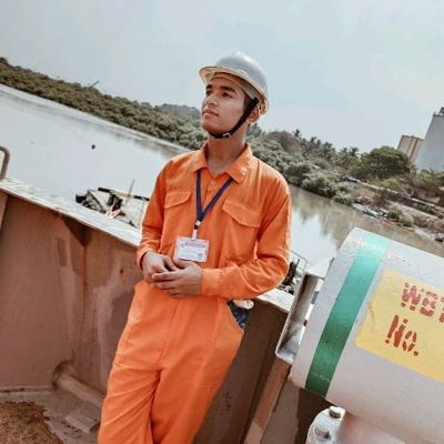 We made our dream come true , 🌊 
Proud to be in the Merchant Navy ⚓
.
.
.
.
.
.
#merchantnavy #instagood #instagram #respect #pride #viral #trending #officer #captain #navigator #cadet #sea #seafarer #photo #post
