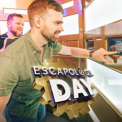 Today is Escapology Day! ⚙️To celebrate this international holiday, we’re toasting the 3️⃣ things we 💛 most about escape rooms.

🍾 Last but not least: That exhilarated, satisfied feeling you can only get from solving the room as a team. 👏 What do you love most about escape games? Share with us in the comments.