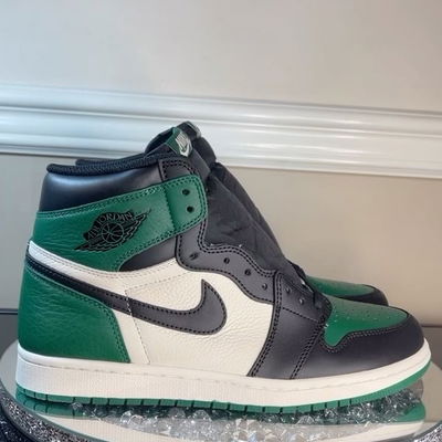 Jordan 1 Pine Green - W2C: @stockxshoes_xx2 | Mention “Enzo” for a discount 🍀