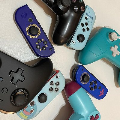 Controller collection is growing😵‍💫
P.s. what’s your fav controller?
🤍 use code beep10 for 10% off @switcheries 
🤍
🤍 #controllers #nintendo #switch #ps4 #joycon #zelda #limitededition #console #consolegamer #gamer #girlgamer #gamergirl #instagamer #smallcreator #smallgamer #cozygamer #cozygames #etsyseller #indiegamer #funlab #playstation