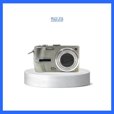 🔴 SOLD 🔴
📸 LUMIX DMC-TZ3 (Silver)
📌 Type: 𝗗𝗜𝗚𝗜𝗧𝗔𝗟 𝗖𝗔𝗠𝗘𝗥𝗔
🪩 Like-new
⬅️ swipe left for more shots and sample output. 

𝗜𝗡𝗖𝗟𝗨𝗦𝗜𝗢𝗡𝗦:
✅ Unit
✅ Original Battery
✅ Original charger
✅ Original box with accessories & cords

📣 𝐓𝐞𝐥𝐥 𝐌𝐞 𝐌𝐨𝐫𝐞! 📣

💿 Condition: All electronic functions are working. (Refer to Photos/Video for physical condition)
💿 7.20 MP CCD (film-like output)
💿 Up to 10x optical zoom
💿 Built-in flash
💿 Video/Movie mode
💿 Various Shooting/Scene modes
💿 Storage types: SD / SDHC / MMC card compatible, Internal (12.7 MB)
💿 Weight: 232g- compact

❒ 𝗡𝗢 𝗜𝗦𝗦𝗨𝗘𝗦 ❒

𝗪𝗛𝗔𝗧 𝗪𝗘'𝗩𝗘 𝗗𝗢𝗡𝗘:
▢ Full function test
▢ Full cosmetic clean
▢ Output tested from the camera itself

𝗗𝗘𝗟𝗜𝗩𝗘𝗥𝗬:
🚚 [PROMO] Free Next-day Delivery

𝗠𝗢𝗗𝗘 𝗢𝗙 𝗣𝗔𝗬𝗠𝗘𝗡𝗧:
💳 GCash
💳 Bank Transfer

𝗥𝗘𝗠𝗜𝗡𝗗𝗘𝗥:
📌 Sample shots/outputs are unedited.
📌 We are selling used cameras, and signs of usage are expected so please manage your expectation. 
📌 Actual photos of the items are posted and please take your time to check details in our listing or fully research the specs.

❓ Any questions? Message us!

#BPYFND #vintagedigicams #digicam #retrofuture #digicamphotography #camera #cameraman #digitalcamera #digicamph #vintagecams #collectibles #vintageoutput #y2k #DigiCamPhilippines #DigicamPH