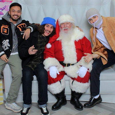 Santa and his Ho’s 💋