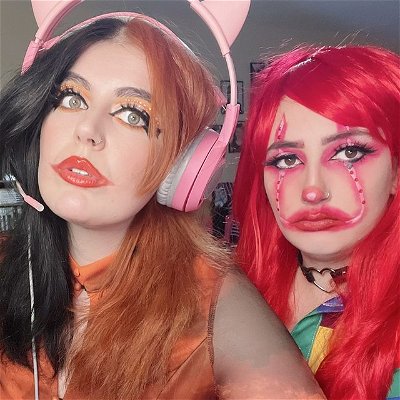 Pretty pumpkin lass willow and sad ass clown cleah~! Here to entertain your ass for our Halloween stream playing Summer of 58 🎃 come join us - we are live now !!!
