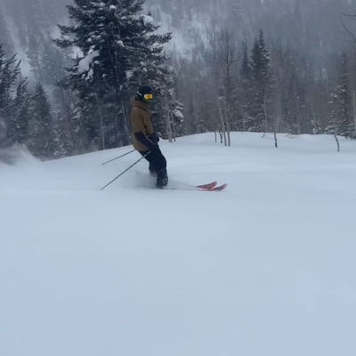 Give me more ski days like this!! ❄️ 
 

#skithebeav #skiutah #beavermountain #skiing #skiingislife #skiinstructor #skiday #powder #powday #snow #wintersports #loveit