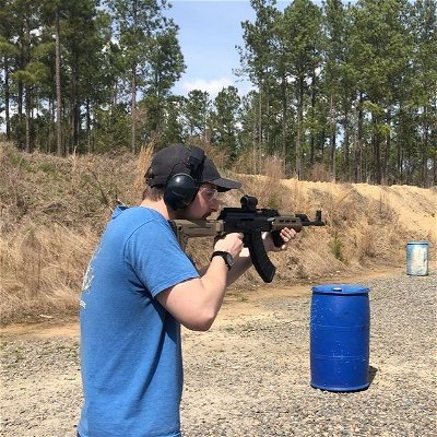 Who is into guns and shooting?
.
.
.
.
#shooting #shoot #escapefromtarkov #magpul #ak #762 #ak47 #eft #twitch #twitchstreamer #streamer #smallstreamer #gun #guns #magpulak #affiliate #twitchaffiliate #l4l #f4f #giveaway