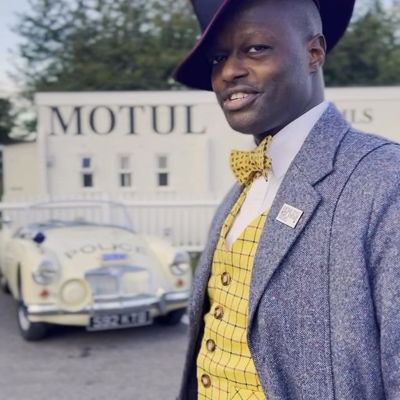 I’m so thrilled to announce my return to @GoodwoodRevival! I’ll be hosting a series of talks that put a spotlight on community, #VintageStyleNotVintageValues and the importance of chasing joy. I can’t wait to see you all at the Revive & Thrive Stage this year!
#reviveandthrive 

#vintagestyle #vintagelife #vintagefashion #modernvintage #vintagelifestyle #vintageaesthetic #vintageoutfit #vintageoutfitoftheday #vintageootd #vintageootdsocialclub #historicfashion #mensvintage #mensstyle #mensfashion #menswearstyle #menswearfashion #dandywellington #onlyinnewyork #blackpassportstamps #travelnoire #blackpinup #vintageyourway #diversifypinup #unfairandlovely #melaninmagic #jazzmusician