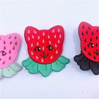 Sneak Peek! Coming soon after our reopening: Strawberry Meow reimagined as an embroidered clip! 🍓 The clips are 2-way so they can be worn pinned to clothing or in hair for versatility while coordinating ☺️ Are there any of our other ring designs you'd like to see as clips? ❤️