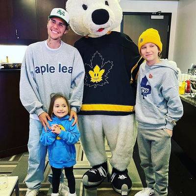 Growing up in Canada and being a leafs fan has always been one of the most meaningful things about life. Having these games to look forward to as a kid made for memories that I will cherish forever! I keep falling more in love with the game of hockey! I want people to know how fun it is and how cool it is and how it deeply connects families all around the world. One of my missions in life is to continue to help evolve the culture of hockey making it feel inclusive for everyone! Unfortunately hockey can be an expensive sport which is why we partnered up with Tim Hortons and the Toronto maple leafs to help in this area. We want people all over the world to have access to the game! HOCKEY IS FOR EVERYONE , it’s a game that can teach us about teamwork, chemistry, coordination, style, managing disappointment, growth etc. our leafs lost last night but still made for beautiful memories with my beautiful family. So grateful to the NHL and the Leafs organization for including me in telling the story of hockey and what it means to so many of us. GO LEAFS GO