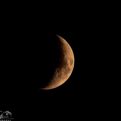 Tonight's waxing crescent moon. #photography #canon