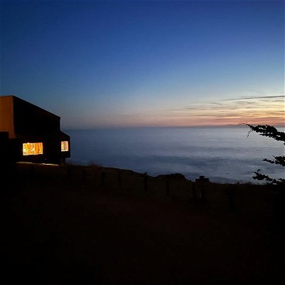 Spent a few days in Charles Moore’s iconic Unit #9 of Condominium One in Sea Ranch. The stay coincided with yet another read-through of my novel (did you know if you write a novel you have to read it like 9881838287 times before it’s published?). 

Thanks to @friendsofnumbernine for opening up this incredible space to visitors.