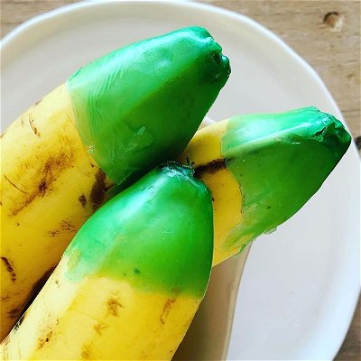 Well what’s this then? From red tipped to green! Tell us your story @australianbananas ☺️🍌🍌🍌
.
.
.
.
.
#banana #bananabread #australianfruit #aussiefruit #aussiebananas #ilovebananas #bananas #bananasplit #bananafish #bananacake #potassium #healthkick #iamamazing #superfoods #superfoodideas