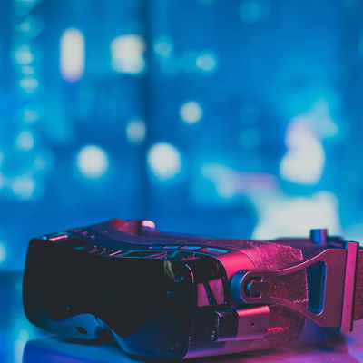 So smol. This is the tiniest VR headset in the world! 
#vr #gaming #tech