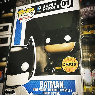 Funko POP! Super Heroes: DC Universe - Batman 01 2201 (Chase version) #batmanchasefunko #funkopopcollector #funkopopbatman