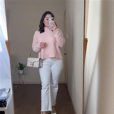 OOTD 💖
.
.
.
Purse @coach 
Sweater @forever21 
Pantalón @zara 
Tacones @sheinofficial 
.
.
.
.
.
.
#ootdfashion #ootdstyle #ootdinspiration #ootdshare #ootd
#fashion #fashionblogger #fashionstyle #fashionista #fashionweek #fashioninspo #fashiongram #styleblogger #stylefashion #stylist #holidayfashion