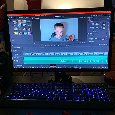 Last night (and technically already morning) editing in this room! 🥲 Pretty much all of the intro is finished so far on this video.

#davinci #davinciresolve #youtube #rileyoakley #rileyoakleyyt #playstation #psvr #theincredibles #spiderman #starwars