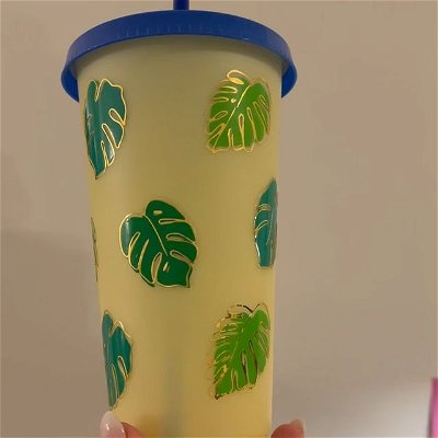 Colour changing cup! Should I make more for launch? 
#cups #smallbusiness #monstera #colorchangingcups