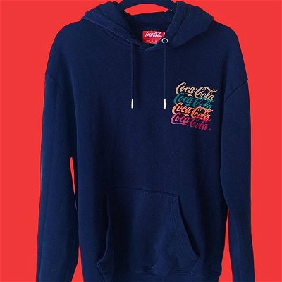 Black Coca Cola hoodie ⚫️❤️🥤
Size S - Price €20
In excellent condition 💯 
Great value, open to offers 💴 
Nationwide postage available 😆
Plenty more similar items available on our page