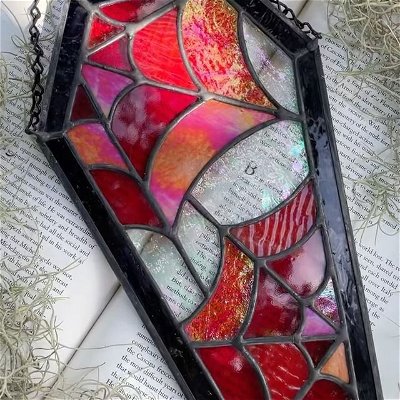Dreaming of Halloween 🎃 My style and aesthetic I want to produce has been evolving over last few weeks, and I can’t wait to work on that with this years spooky season 😍😍😍 .
.
#stainedglass #stainedglasswindow #glassart #createeveryday #shopsmall #uniquegifts #glassartist #whimsicalart #suncatcher #style #artistsofinstagram #design #stainedglassart #art #instagood #shophandmade #supportlocalartists #artforthehome #homedecor #windowdecor #spookyart #halloweendecor #horrormovies #satisfying #reels #reelsinstagram #reelitfeelit