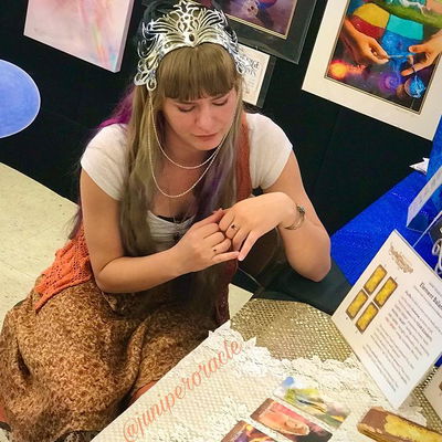 I had such a lovely time doing readings at the @bodymindspiritexpo! With summertime coming up, fair season is just getting into the swing of it, and I cannot wait for what this season has to offer when it comes to fairs, readings, vending, and events! Thank you everyone for your support! ♥️

Featuring the amazing Transformation Oracle

.
#bodymindspiritexpo #transformationoracle #sonyashannonvisionaryart