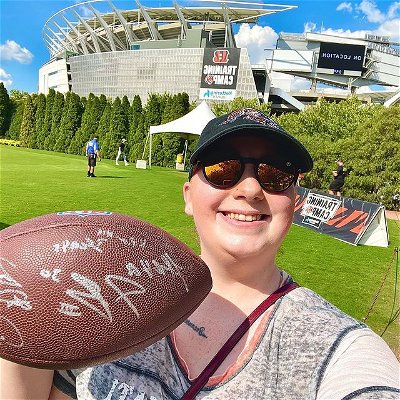 Guys look what I got! 👀
I was able to go to the Bengals last public practice and was able to get a lot of signatures on my football, let’s go! 🏈😍

#thebengals #bengals #bengalsnation #cincy #cincinnati #football #signatures #joeburrow #jamarrchase #joemixon #whodey #whodeynation #youtube #twitter #facebook #follow #sub #comment #commentbelow