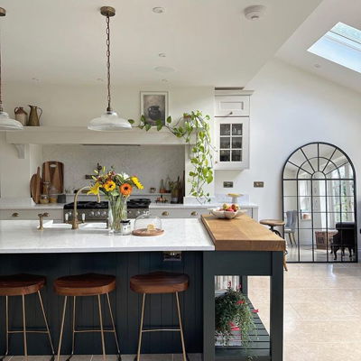 I can’t stay away from kitchens! A little Sunday inspo here, love this one by @reviving_no37 . There’s something so uniquely British about this kitchen space, you can see right away that it’s not in the States.  Love the kitchen island combo, the custom cabinets, and the retro light fixtures.  Simple, comfortable, and with a built-in sense of history.