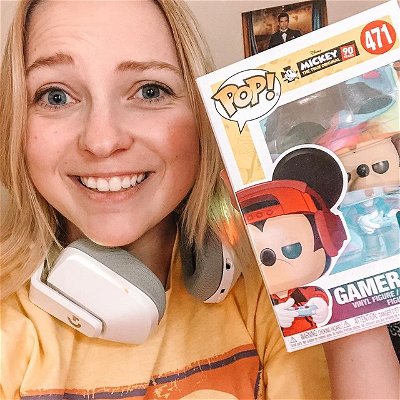 QOTD: How stinkin’ cute is this Gamer Mickey Mouse Funko?! Do you have any video game themed pops? 

#mickeymouse #disney #funkopop #gamermickey #megsmeadow #twitch #streamer #gamermickeypop #gamestop