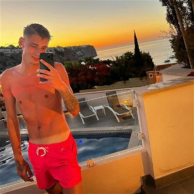 Genieße den Augenblick, denn der Augenblick ist dein Leben.
.
.
.
.
.
.
.
.
.
.
.
#selfie #selfietime #selfiegram #mirrorselfie #sea #sunset #sunsetlovers #sunsetphotography #holiday #españa #calallamp #mallorca #bisexual #biboy #lgbt #lgbtq #loveislove #gayboy #gaytwink #gaytwinkworld #swimmingpool #andraitx #fun #sunsets #supersunset #sunsetporn #picoftheday #pictures #pictureoftheday #photooftheday