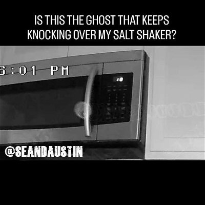 Is this the culprit spirit or #ghost that keeps knocking my salt shaker over?? I'll keep filming with the hopes of capturing It happen again! 👻🧂🤣

#paranormalinvestigator #paranormalinvestigation #ghosts #connecticut #paranormal #paranormalactivity #poltergeistactivity #creepy #paranormalcaughtoncamera #spooky #creepy #hauntedhouse #haunted