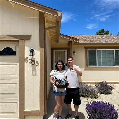 A very big thank you to @z_kekis & @zoeeee2707 for allowing me the opportunity to be your Realtor earlier this year & find you a house that you both love! Such an awesome journey & I’m so excited to visit again & see how you’ve made your house a home. 🏡🤍🔑
.
..
…
..
.
#realtor #escrowclosed #realestate #newhomeowners