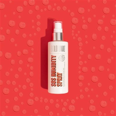 INTRODUCING our Bold Uniq SOS Humidity Spray. ⁠
An anti-humidity shield that controls hair that wants to misbehave in humid conditions protecting your style and keeping your hair looking fresh and perfect all day long. ⁠
⁠
✔Paraben-Free⁠
✔Sulfate-Free⁠
🐇Cruelty-Free⁠
🐇Vegan⁠
🌊 Recyled Ocean Waste Bottles