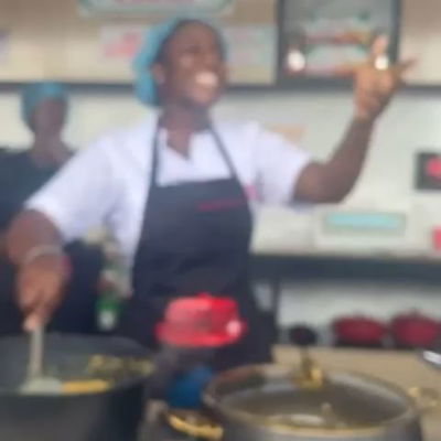I ❤️it that @cnn had to 'LOUD' it for the world!! 

 Video credit @cnn -  Nigerian chef Hilda Effiong Bassey has become a national sensation after cooking nonstop for 100 hours, in an attempt to set a world record.

AND SHE SHATTERED THE GLASS CEILING💯

CONGRATULATIONS @hildabaci

#kitchenwarehouseng