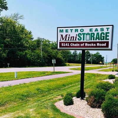 Take a tour of Metro East Mini Storage of Edwardsville!  Storage units starting at size 5x10 up to 10X30, climate controlled units and outside parking.  Fully fenced, renter only gated access, security cameras throughout, secure locking system on each unit and most importantly a friendly staff to assist you with your rental.

5141 Chain of Rocks Road,  Edwardsville, IL 
618-656-1200
www.metroeastministorage.com

#metroeastministorage 
#residentialstorage 
#outsideparking 
#securervstorage 
#rvsecurestorage 
#rvstorage 
#camperstorage 
#climatecontrolledstorage 
#climatecontrolledstorageunits 
#householdstorage 
#ministorage 
#selfstorage 
#notallselfstorageisthesame 
#comeseeforyourself
