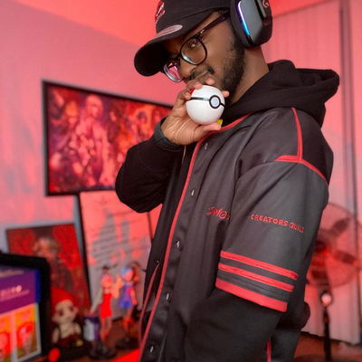 Your new favorite streamer is LIVE, with Pokémon Scarlet!!! Let me steal your heart ♥️ (link in bio)
Jersey from @creatorsguild 
•
•
•
•
•
#blackcosplayer #anime #animefashion #animelover #animeart #creatorsguild #akatsuki #naruto #pokemonscarletandviolet #pokemonscarlet #twitch #twitchstreamer #twitchaffiliate #streamer #twitchtv
