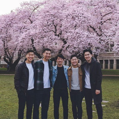 🌸 Flower Boys 🌸 

Shoutout to the mom passing by who called us cute 😊

📸: @jasonbak_