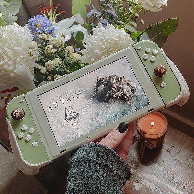 Skyrim🗡
I was so surprised that so many of you didn’t realise you could play the Souls games on the Switch🎮 So just in case you weren’t aware don’t forget you can now also play Skyrim🌲Do you enjoy these types of games?🌿
*
*
𝐀𝐜𝐜𝐨𝐮𝐧𝐭𝐬 𝐲𝐨𝐮 𝐬𝐡𝐨𝐮𝐥𝐝 𝐜𝐡𝐞𝐜𝐤 𝐨𝐮𝐭:
✨ @playerpluto 
✨ @emmalition 
✨ @simple.hylian 
✨ @playercooshinx 
✨ @merenguexo 
*
*
𝐓𝐚𝐠𝐬
#nintendo #nintendogames #girlgamer #acnh #nintendods #animalcrossingswitch #game  #gamer #gamingfolk #gamingnation #nintendoacsessories #consolegaming #animalcrossingcommunity #instagood #gamergirl #animalcrossingaesthetic #cozygames #instagamer #playstation #nintendocollector #nintendoswitch #gamergirl #photooftheday #animalcrossing #gameroninstagram #gamingcommunity #nerdstagram #fall #cozygaming