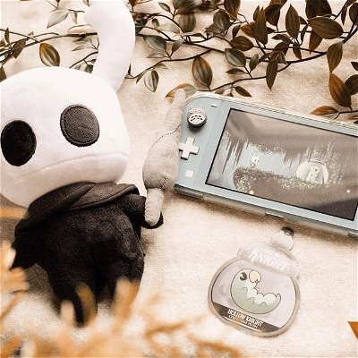 introducing my boyfriend’s new fixation…..hollow knight!!

I’ve been watching him play for about a week now, and it seems like a really fun game with amazing fighting mechanics and some very combative boss battles :’) not to mention — just about the most adorable little bug friends to find around the map! 🐛

how are you folks enjoying this game, if you’ve tried it? 💛

ALSO — swipe to the last slide for two new pals!!!!

— tagged are my incredible gaming partners! feel free to leave them lots of love + support on their pages! —

🏷:
#cozygaming #cozygamer #cozygames #casualgames #casualgamer #rpg #yellowaesthetic #aestheticgamer #acnh #botw #stardewvalley #cozygrove #girlswhogame #gamergirl #gamergirls #nintendo #ninstagram #switchlite #girlgamersunite #womeningaming #gamersofinstagram #games #gaming #cozy #hollowknight #hollowknightsilksong #metroidvania #krobus