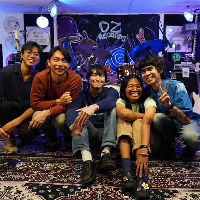 It was an amazing honor to have @subsoniceye from Singapore come into the studio. It’s wonderful to work with beautiful people from all over the world and to hear their stories. Check out their music and support their awesome label @topshelfrecords 
.
@hellomangeese @vendittiissamuhhh 
.
#dz #dzrecords #dzfest #subsoniceye #singapore #asia #topshelf #topshelfrecords #indie #indierock #subsonic #artist #band #altrock #rock #tour #indielabel #punk #shoegaze #asian