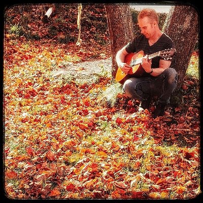Playing to the leaves in the hopes they dance their way into the compost bin. 😁. New song out this Friday Nov 5th.  A country acoustic cover the Lost in the Light by Bahamas

#countrymusic
#originalmusic
#soloartist
#acousticmusic #indiemusic
#indiemusician #countrysinger
#vocalists
#ilovecountrymusic
#canadiancountry
#reddirtmusic #originalmusician
#countryroadstakemehome
#acousticmusician
#insdiemusicians
#spotifyartist
#countryindie 
#indiemusicscene #countryfans
#canadianmusician
#folkmusician
#newmusicartist #origninalmusician
#countrymusicartists
#countrysingersongwriter
#haveguitarwilltravel
#singersongwritermusic
#vocalistsofinstagram