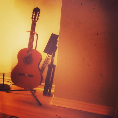 Alwaye go back to this old fella.  I bought a taylor mini last year, never used it then returned it as I just love the feel of a nylon string guitar.  Shiny new object syndrome is a real ailment among musicians ;)

#classicalguitar #nylonstring #nylonstrings #yamahaguitar #yamahaguitars #cheapguitar #oldguitar #cozy #cozyvibes #folkmusician #folk #countrysingersongwriter #folksingersongwriter #countrymusicartists #countryroadstakemehome #countryindie #acousticmusician #acousticmusic #acoustic #classicalguitarists