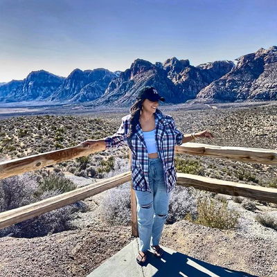 Sometimes it’s nice to log off, shut down… and go outside! ⛰️🌿

📍Red Rock Canyon National Conservation
Las Vegas, Nevada 
.
.
.
.
.
#officialchika #officialchikagaming #gaming #gamer #travel #latina #latinagirl #travelgram #lasvegas #vegas #redrock #redrockcanyon #outdoors