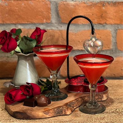 🍸💕A Valentine’s Day cocktail is to share with your person 💕🍸

❤️ Clover Club for Two ❤️
♣️6 oz. Gin
♣️2 oz Dry Vermouth
♣️2 oz Lemon Juice
♣️2 oz Grenadine
♣️2 Egg Whites

Combine all ingredients into a large cocktail shaker and shake without ice for 5 seconds to froth. Add ice and shake until well chilled. Strain into Martini Glasses and garnish with a rose petal or Raspberry. Toast and enjoy 😋

This gift set is available on our website and is 15% off until 2/8.