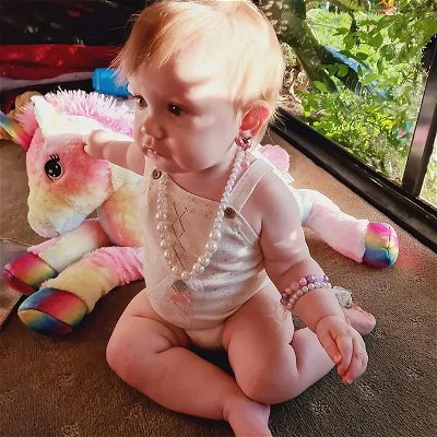 Mumma Default, dressed up Baby Default (Octavia) in some plastic toy jewellery.
I love how cute she looks 💖
#DadTheDefault #baby #babygirl #babylove #daughter #Gamer #love #dadlife
