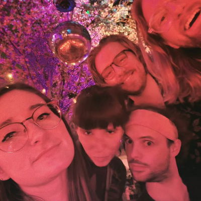 Swipe to see our silly faces and an important update from HCHQ 🥰

Playing @ravenswood_artwalk on 9/17 at noon - accompanied by dear friends @oliveavemusic and the legendary @lawrence_tome_

We were so sad we weren't able to play last year. Come and see us be giddy with joy next weekend. 🥴😵
.
.
.
#honeycellar @festivalband #chicagoband #chicagofolkrock #chicagomusicscene #chicagofestivals #chicagofestival #festivalinchicago #sundayinchicago #chicagosunday