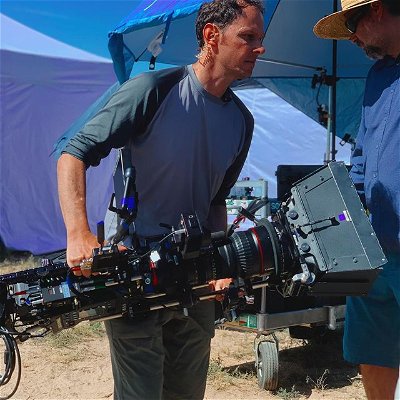 More misc @bettercallsaulamc phone snaps.
Rob (@salviotti) schleps the @arri #LF with the #Canon 50-1000mm through 105° heat (Turns out it covers LF 16:9 on the longer side with the 1.5x extender in.)
Rob and Dorian (@blanco.dorian) deal with my #blackmagic ground scraper build, adding the 5th(?) camera to the shoot out.
#ronin2 with a #mini and the Panavision Compact Perisocope and 35mm Panaspeed prime to get out onto the greens on a crane. 
Paul Donachie places the #bmpcc4k in Jimmy’s and the bail money’s path. As always, thanks to @smadadp for always pulling out crazy cool ideas and trusting us to help him!